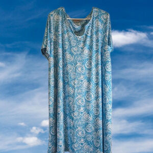 Kim Rogers Curvy 2X NWOT, short sleeve, stretch blue and white dress Fall/winter